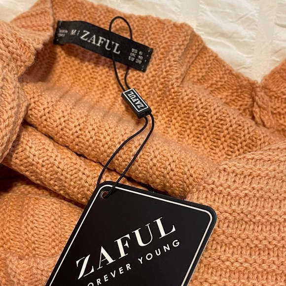 Zaful Forever Young Off the shoulder cropped sweater top - Picture 6 of 8